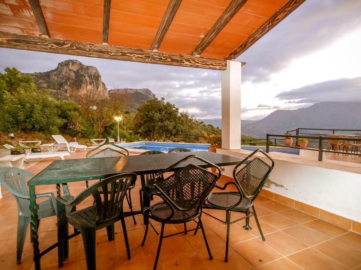 El Mirador De La Luna Villa El Gastor Luaran gambar