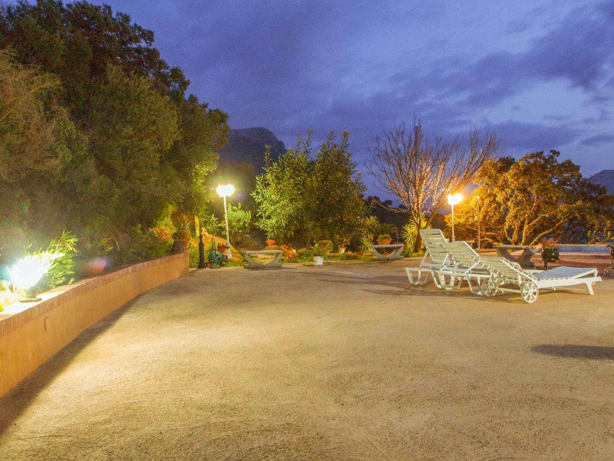 El Mirador De La Luna Villa El Gastor Luaran gambar