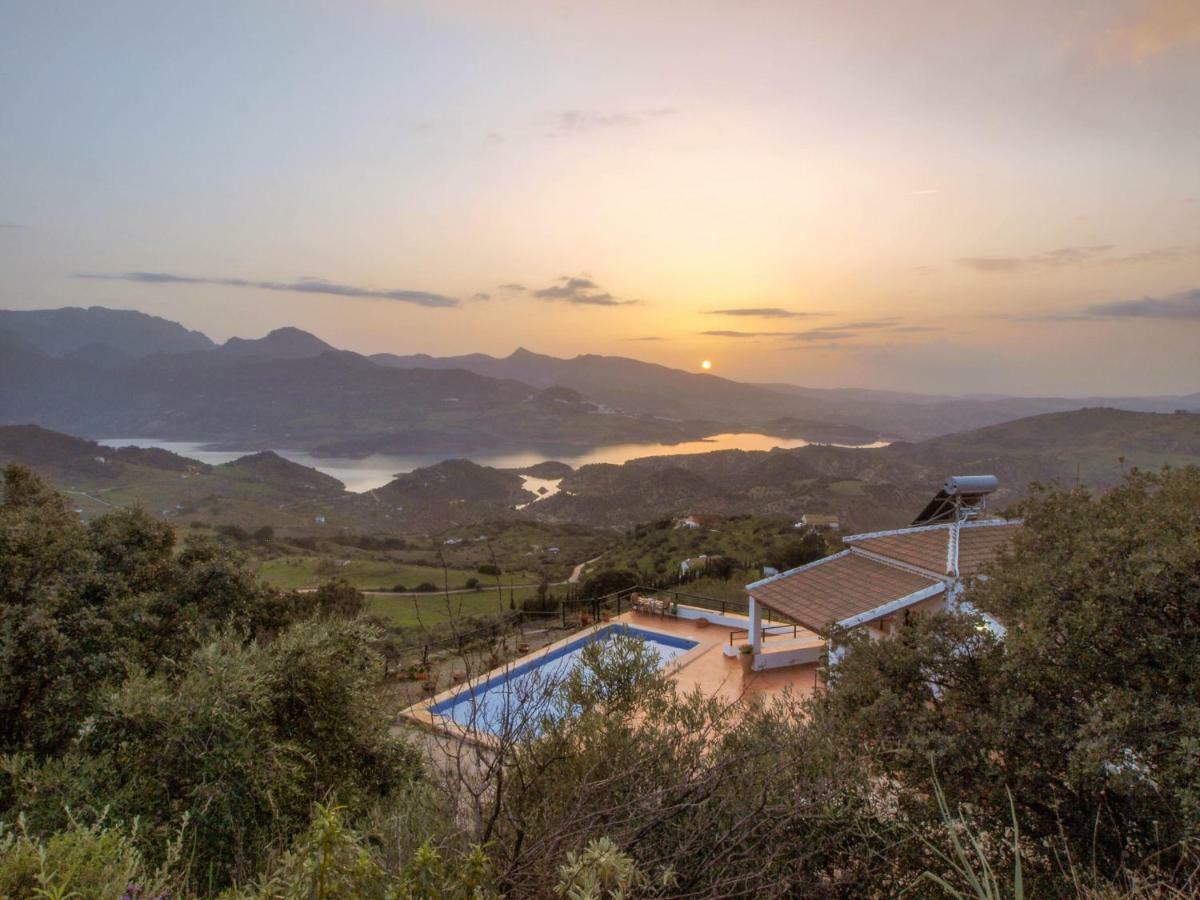 El Mirador De La Luna Villa El Gastor Luaran gambar