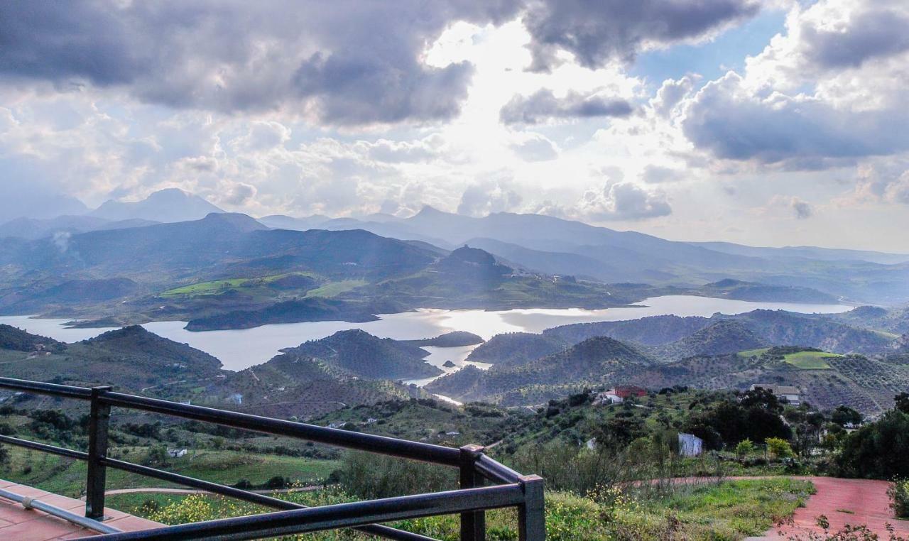 El Mirador De La Luna Villa El Gastor Luaran gambar