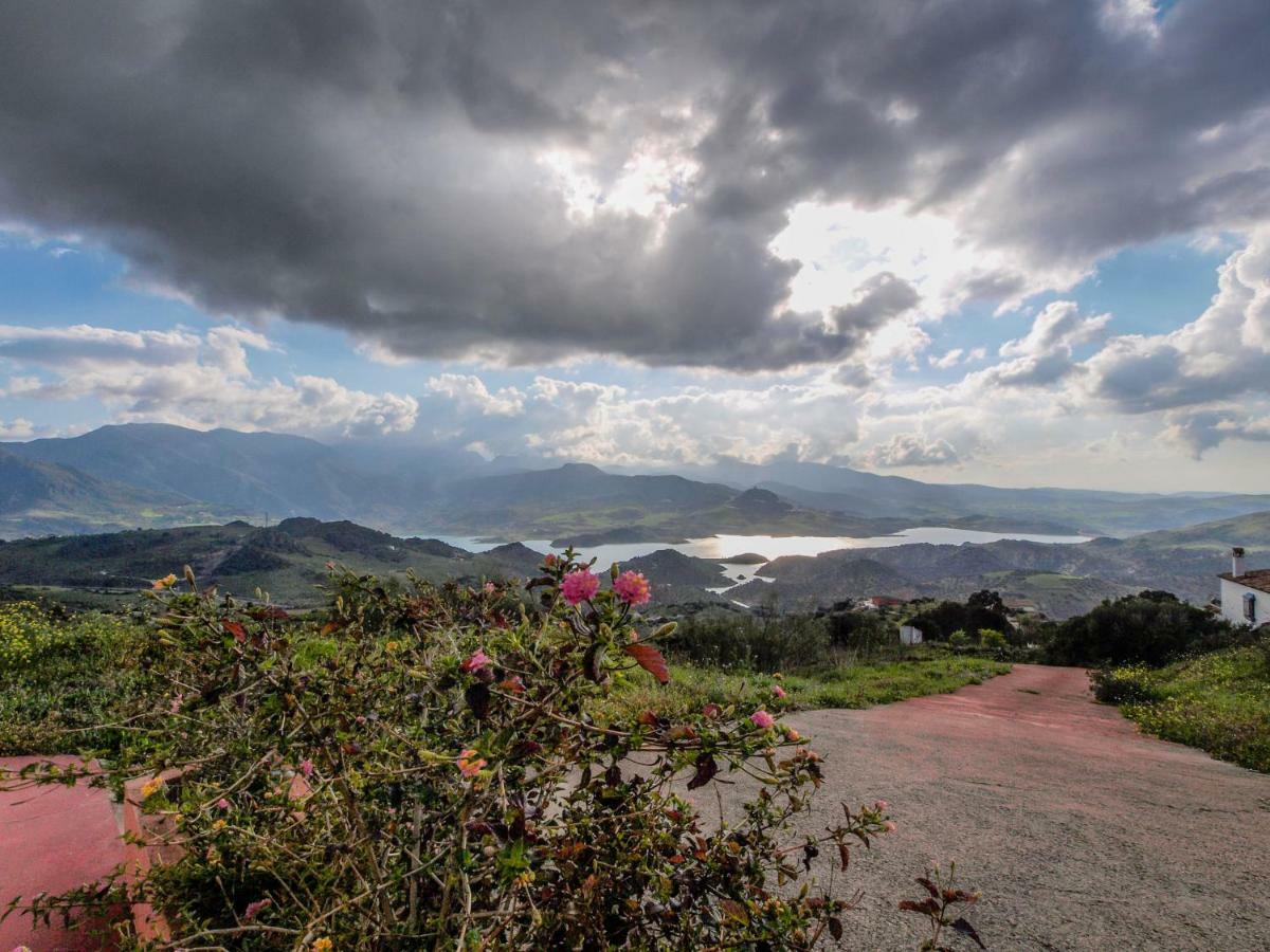 El Mirador De La Luna Villa El Gastor Luaran gambar