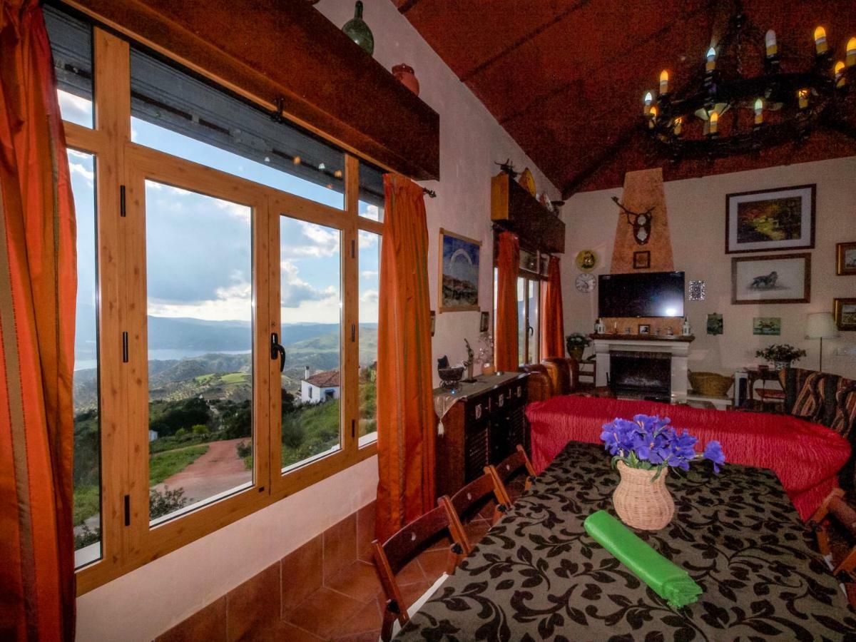 El Mirador De La Luna Villa El Gastor Luaran gambar
