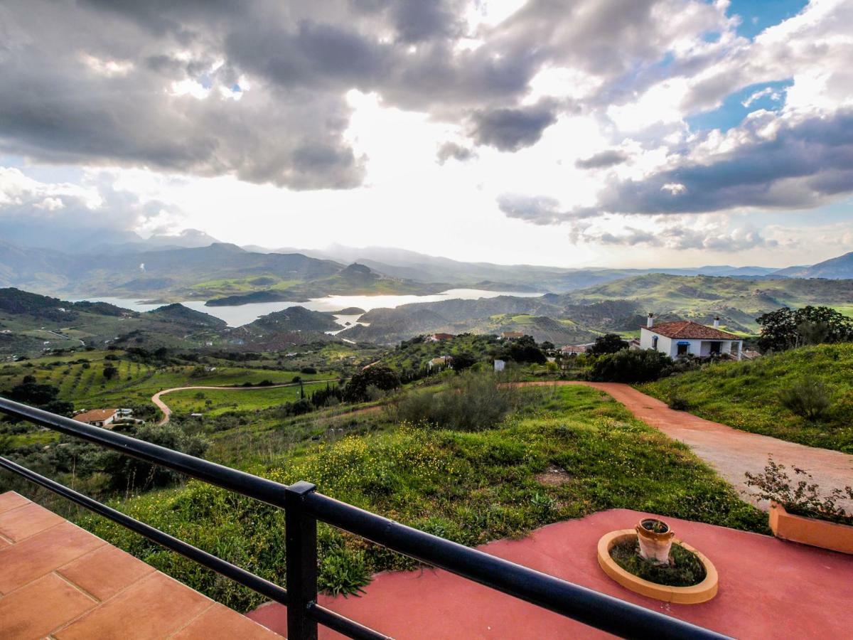El Mirador De La Luna Villa El Gastor Luaran gambar